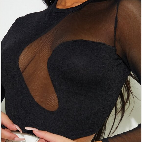PrettyLittleThing Black Mesh Contrast Detail Long Sleeve Top - Picture 2 of 6